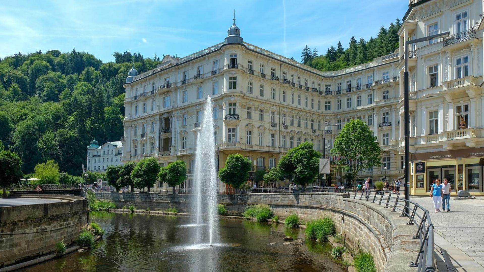 Karlovy Charme Inn By Rentez カルロヴィ・ヴァリ エクステリア 写真